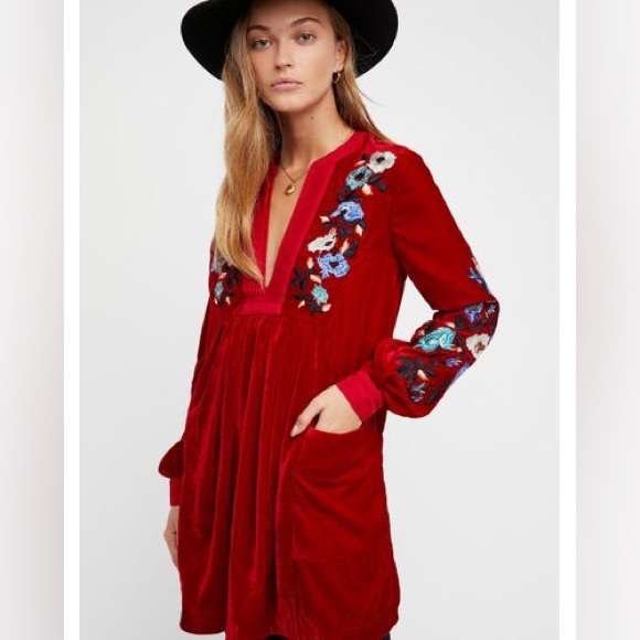 ❗️𝗣𝗥𝗜𝗖𝗘 𝗗𝗥𝗢𝗣❗️ Free people red velvet floral dress - Picture 2 of 5
